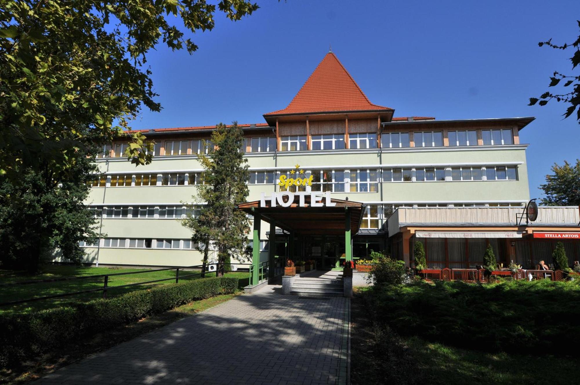 Sport Hotel Debrecen Ngoại thất bức ảnh