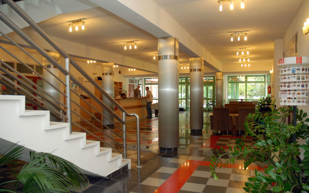 Sport Hotel Debrecen Ngoại thất bức ảnh