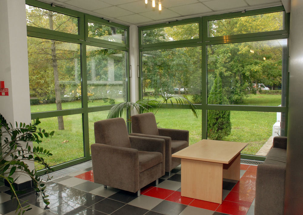 Sport Hotel Debrecen Ngoại thất bức ảnh