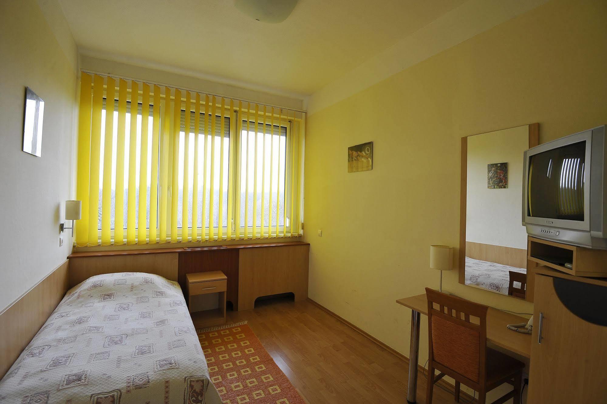 Sport Hotel Debrecen Ngoại thất bức ảnh